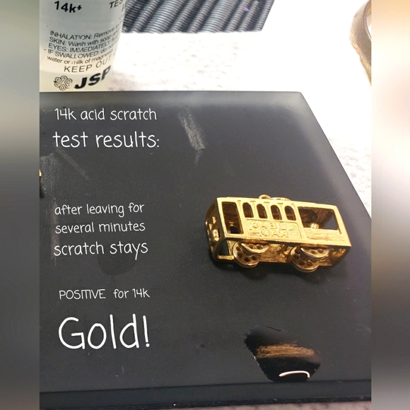 14kt Yellow Gold 3D SF Cable Car Pendant w/ moving Driver & Wheels - Picture 9 of 9